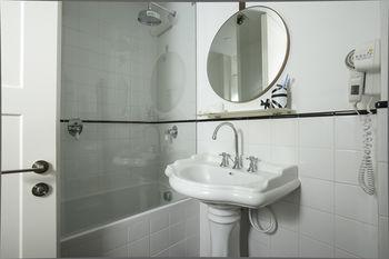 Lily & Bloom Boutique Hotel
